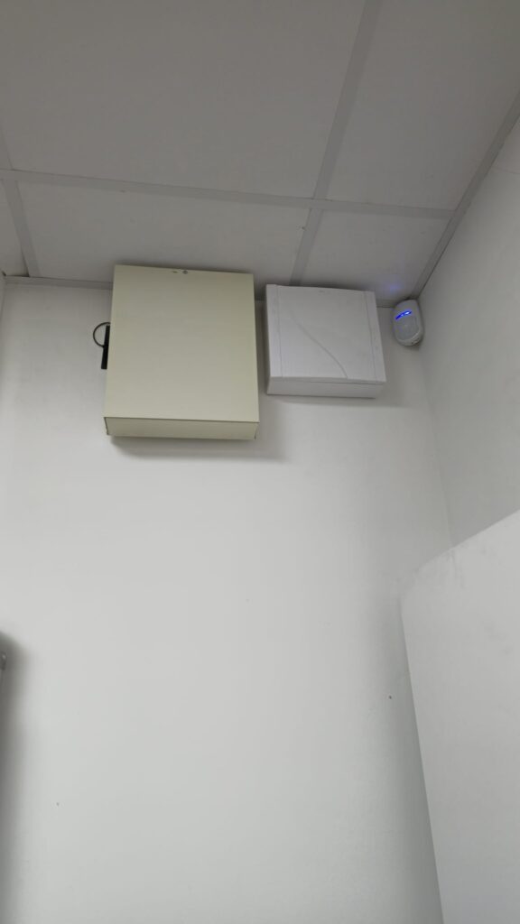 Pose d'une alarme Aritech Advanced en remplacement d’un Galaxy Honeywell dans un tabac près de Libourne