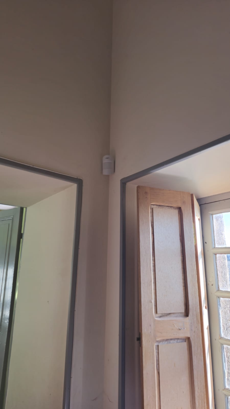 Installation d’une alarme Ajax sans fil dans un château en Gironde près de Saint-Emilion