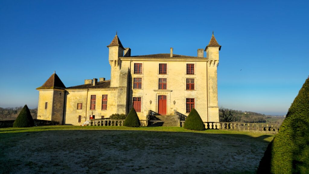 Installation d'une alarme Ajax sans fil dans un château en Gironde près de Saint-Emilion