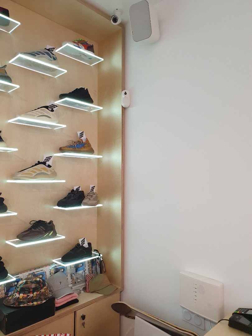 Installation d’alarme intrusion dans un magasin de vêtements à Bordeaux